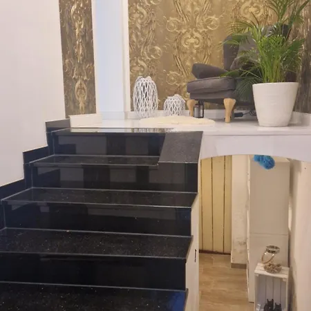 Edith Apartment